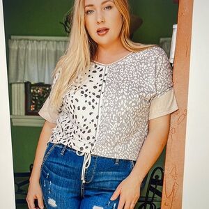 NWOT Animal Leopard Print V Neck T Tee Shirt Top Tan Khaki Plus Size 1X